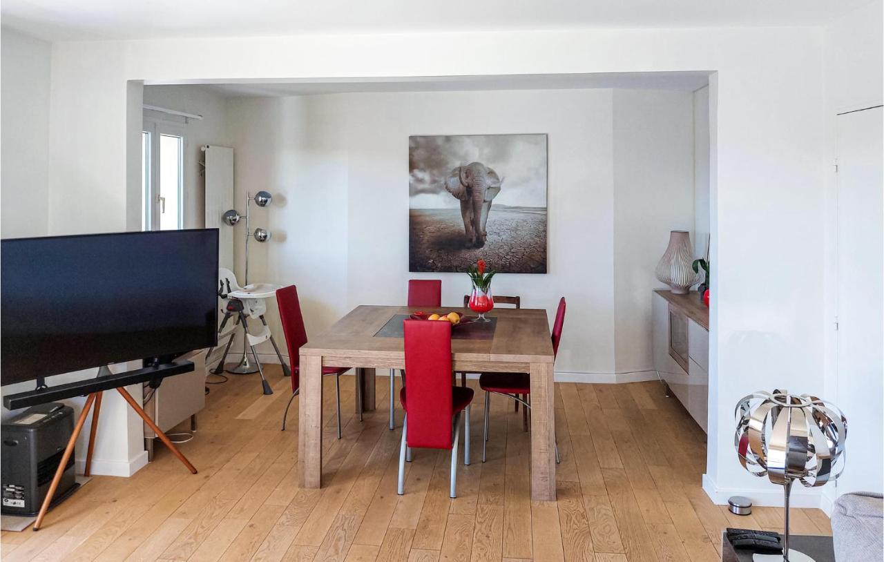 Awesome Apartment In Triel-Sur-Seine With Kitchen Exterior foto